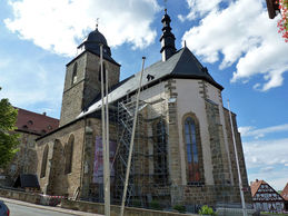 Einrüstung von St. Crescentius an der Südseite (Foto: Karl-Franz Thiede)